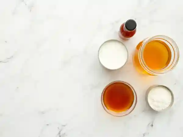 Guide complet des substituts de sucre : miel, sirop d’érable, érythritol et plus