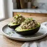 Avocat farci au thon : recette fraîche et gourmande