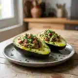 Avocats farcis au cervelas moutardé
