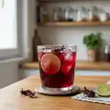 Boisson rafraîchissante à l'hibiscus (fleur de Jamaïque)
