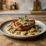 Côte de veau aux champignons sautés, sauce crémeuse