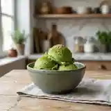 Crème Glacée au Matcha Soyeuse