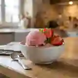 Crème glacée fondante aux fraises fraîches