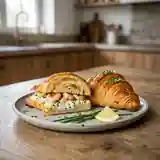 Croissants feuilletés aux crevettes savoureuses
