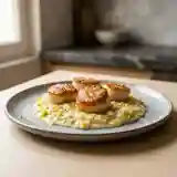 Délicieuses Saint-Jacques Poêlées aux Poireaux Fondants