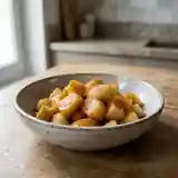 Délicieux dessert diététique aux pommes et poires caramélisées