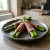 Fagots d'asperges au jambon cru