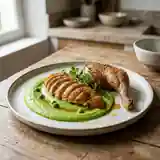 Faisan rôti à la crème onctueuse de petits pois frais