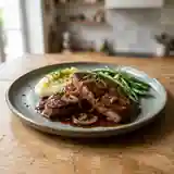 Foie de veau poêlé au vinaigre balsamique, recette gourmande et facile