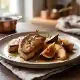 Foie gras poêlé, figues et pommes fondantes
