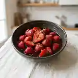 Fraises marinées au vin rouge épicé au poivre : dessert raffiné et fruité