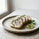 Galantine de poulet maison : recette traditionnelle et savoureuse