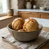Glace onctueuse au caramel maison : recette facile et gourmande