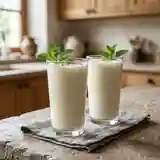 Lassi indien traditionnel : boisson fraîche et onctueuse au yaourt