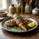 Maquereaux grillés au lard croustillant : recette savoureuse et facile