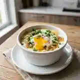 Oeufs cocotte aux échalotes fondantes : recette facile et gourmande