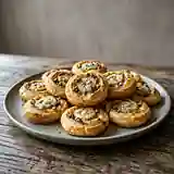Petits roulés apéritifs au roquefort : recette facile et gourmande