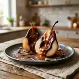 Poire Confite au Chocolat Noir et Caramel Fondant : Dessert Gourmand et Raffiné