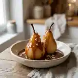 Poires pochées au caramel fondant : dessert gourmand et facile