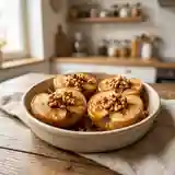 Pommes rôties au miel et aux noix croquantes : dessert gourmand et sain
