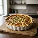 Quiche épaisse au poulet et champignons fondants