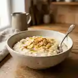 Riz au lait d'amandes à la vanille : dessert crémeux et gourmand