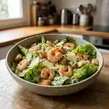 Salade César gourmande aux crevettes fraîches