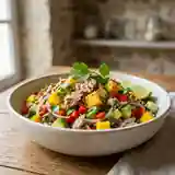 Salade exotique au thon fraîche et savoureuse