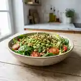 Salade fraîche aux fèves germées et noix croquantes