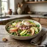 Salade fraîche aux pommes croquantes et jambon savoureux