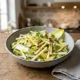 Salade fraîche d'avocat, pomme et endive