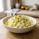 Salade fraîche de chou blanc, ananas et pomme pour une personne