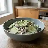 Salade fraîche de concombre au jambon et mayonnaise maison