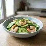 Concombre et crevettes à l'aneth
