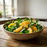Salade fraîche de mâche à l'orange et vinaigrette légère