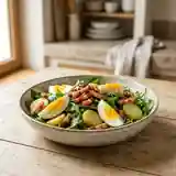 Salade fraîche de pissenlits aux lardons croustillants