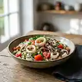 Salade fraîche d'encornets à la méditerranéenne