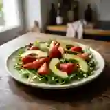 Salade fraîche fraise et avocat