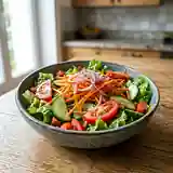 Salade fraîcheur aux légumes croquants et vinaigrette maison