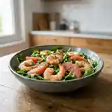 Salade fraîcheur crevettes et pamplemousse : recette légère et savoureuse