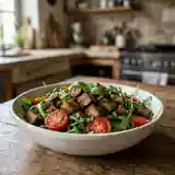 Salade gourmande aux aubergines confites et herbes fraîches