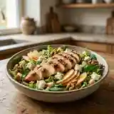 Salade sucrée-salée pomme et poulet : fraîcheur et gourmandise