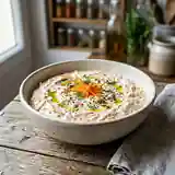 Sauce fraîche au yaourt et carotte râpée, parfaite pour vos salades et apéritifs