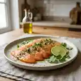Saumon mariné au citron vert : recette fraîche et savoureuse