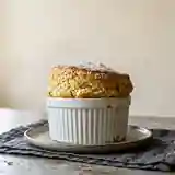 Soufflé à la Chartreuse : Recette raffinée et légère