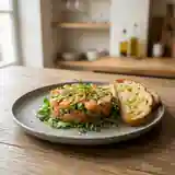 Tartare de saumon frais aux asperges vertes croquantes