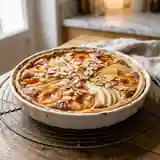 Tarte fondante aux abricots et poires, croquante aux amandes
