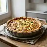 Tarte fondante aux oignons caramélisés et carré frais