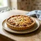Tarte salée aux oignons caramélisés et comté fondant