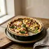 Tarte savoureuse au brocoli, bacon croustillant et camembert fondant
